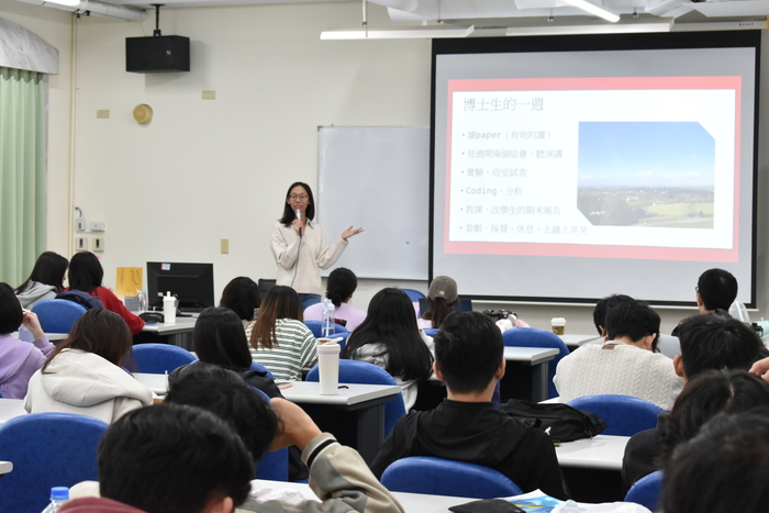 本系優秀系友李蘊薇博士講座「語言學，其實很科學：雙語腦袋與我的博士旅程」圖片