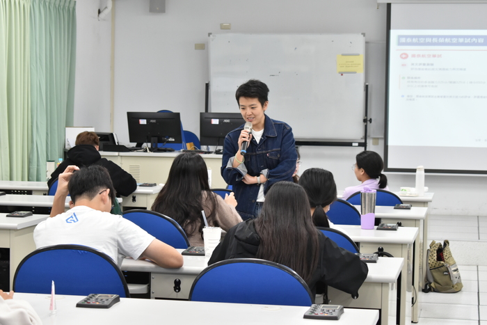 資深航空產業服務員張博雅女士「航空職涯講座」圖片